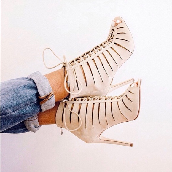 Steve Madden Cyder lace up booties - Picture 3 of 5